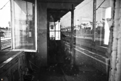 bad_pixels_reflections_dworzec_IMG_8812-scaled